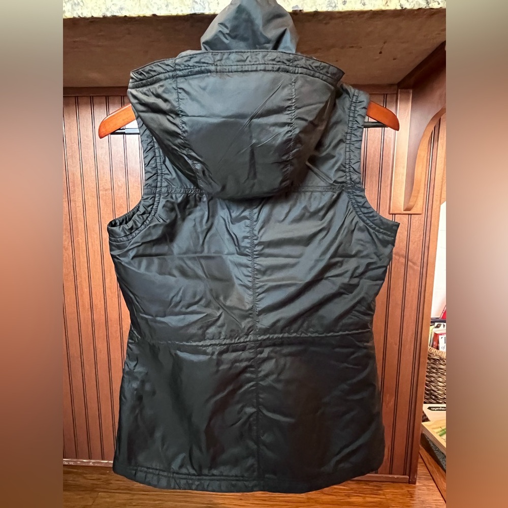 Columbia Puffer Vest with Hood Size Small Black - Picture 4 of 4